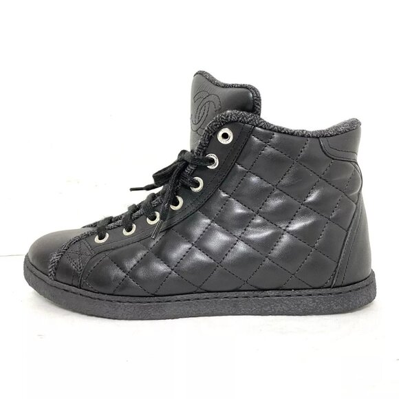 CHANEL Shoes - 100% Authentic CHANEL Black Lambskin Wool Women's Sneakers 702-10824